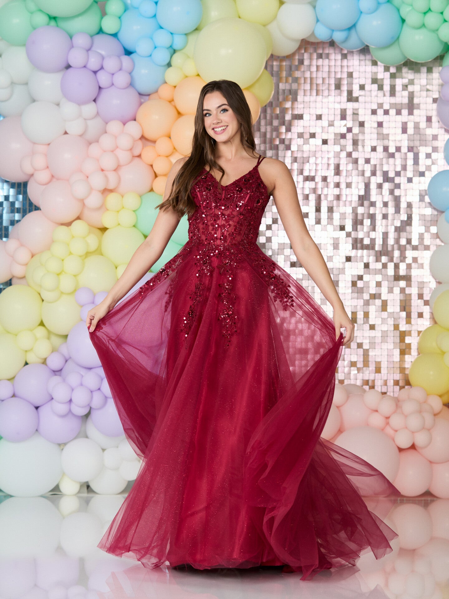 Tiffanys Prom: Anna - Alia Couture