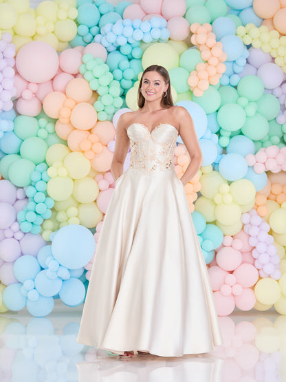 Tiffanys Prom: Becki - Alia Couture