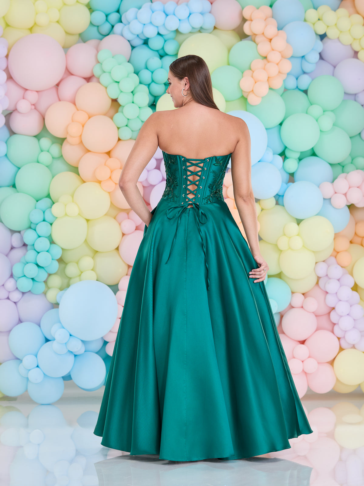 Tiffanys Prom: Becki - Alia Couture