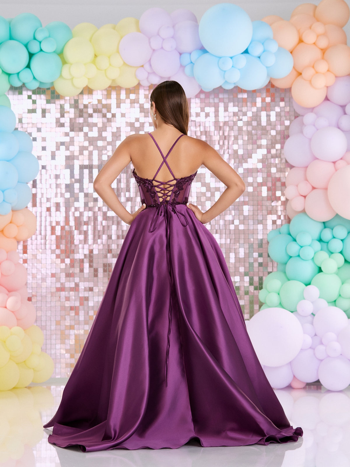 Tiffanys Prom: Charly
