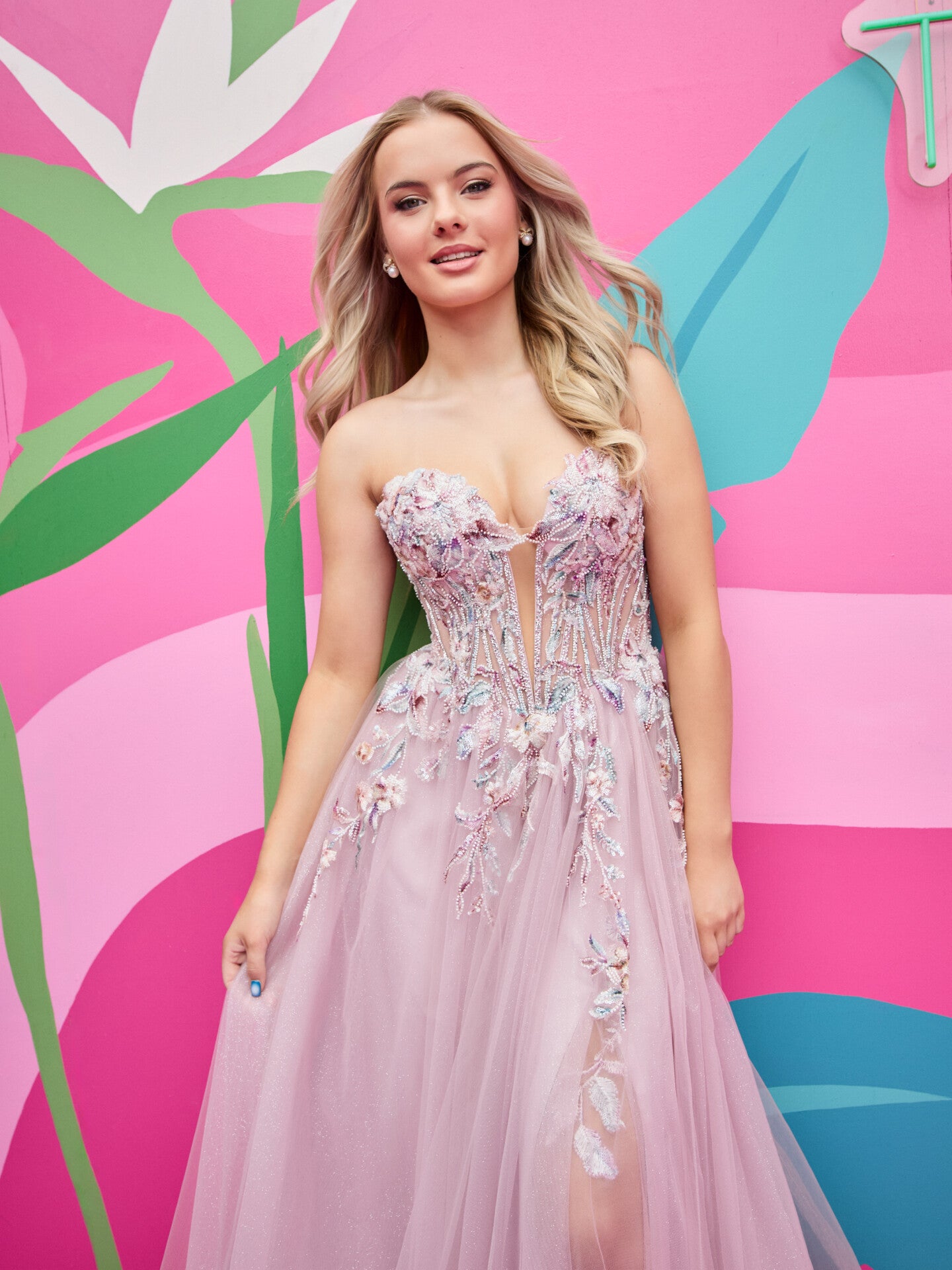 Tiffanys Prom: Delta