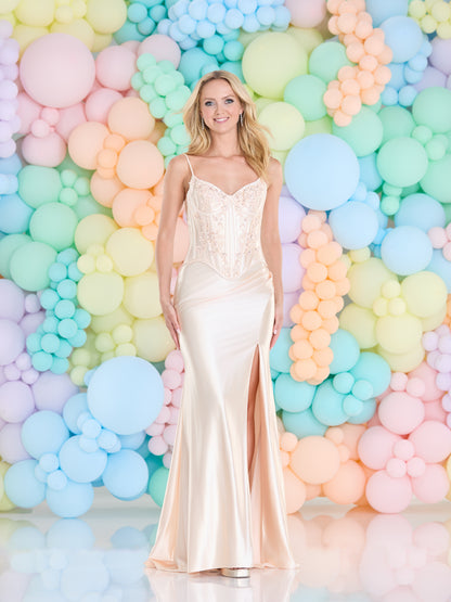 Tiffanys Prom: Desarae - Alia Couture