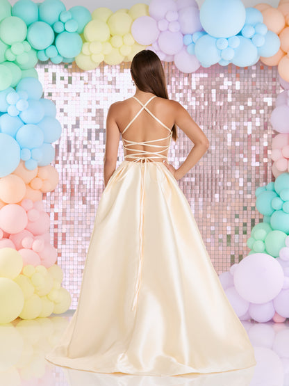 Tiffanys Prom: Ela