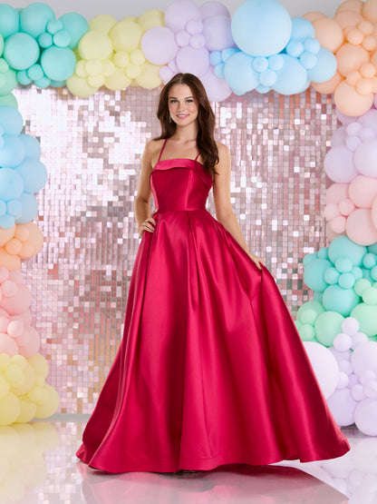 Tiffanys Prom: Ela