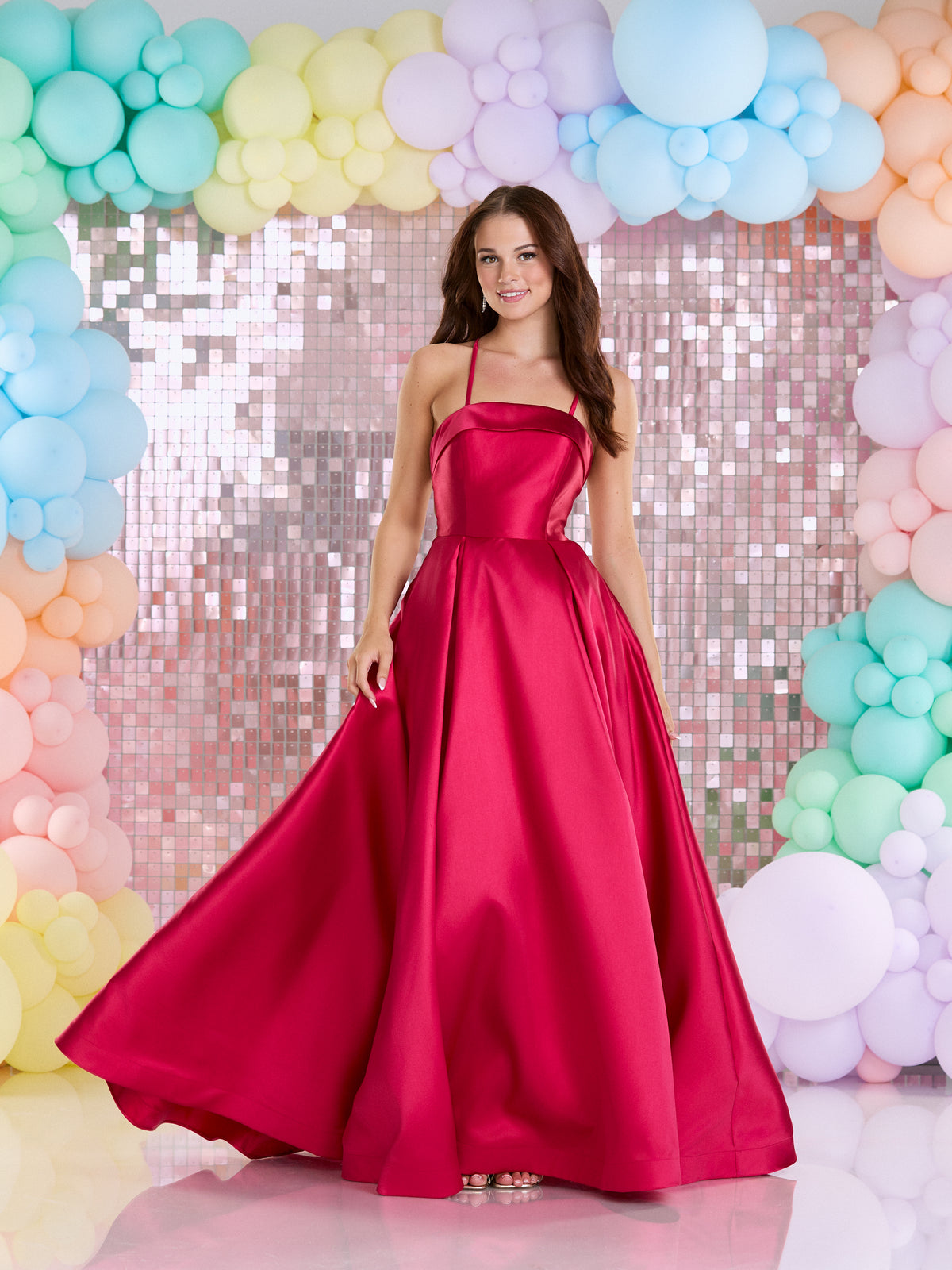 Tiffanys Prom: Ela