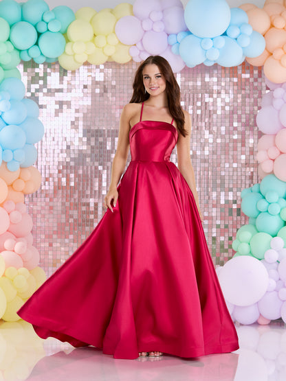 Tiffanys Prom: Ela