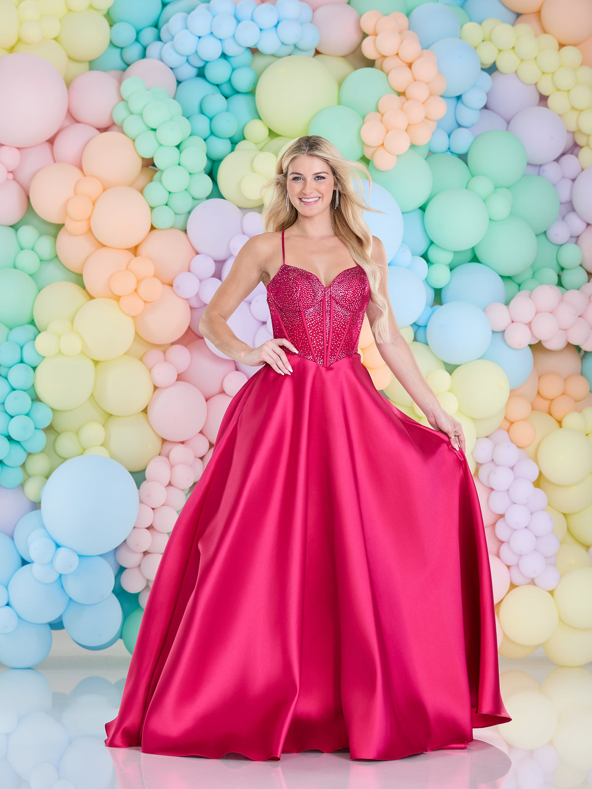 Tiffanys Prom: Ilaria - Alia Couture