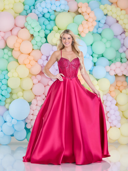Tiffanys Prom: Ilaria - Alia Couture