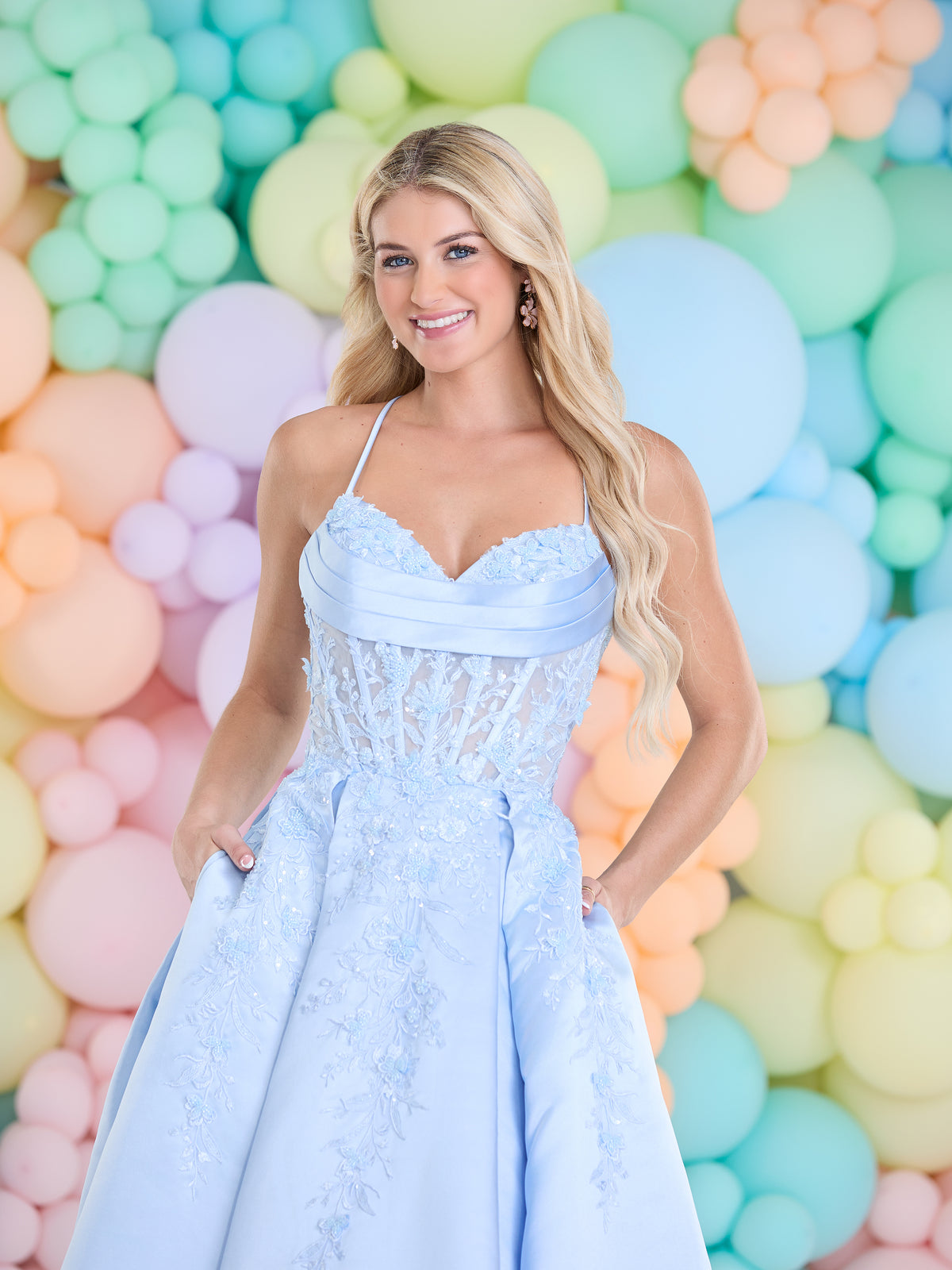 Tiffanys Prom: Inessa - Alia Couture