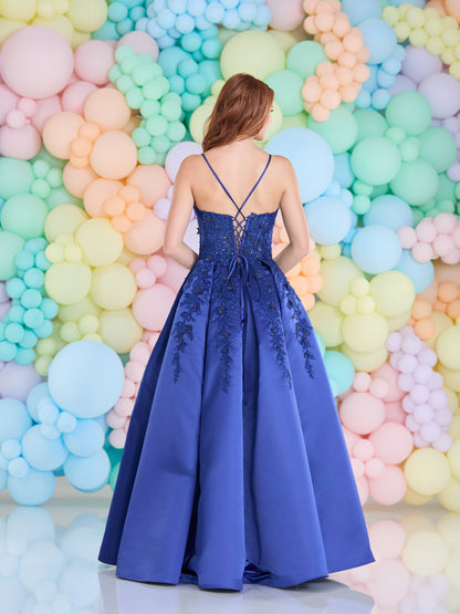 Tiffanys Prom: Inessa - Alia Couture