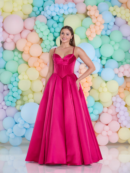 Tiffanys Prom: Kimi - Alia Couture