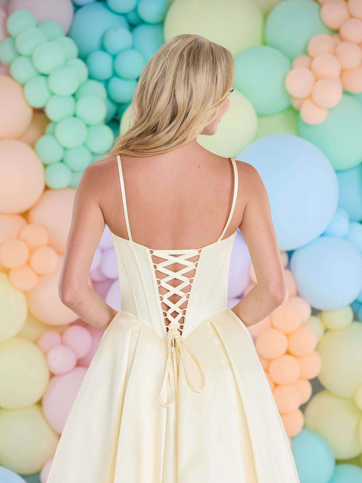 Tiffanys Prom: Kimi - Alia Couture
