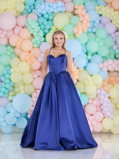 Tiffanys Prom: Kimi - Alia Couture