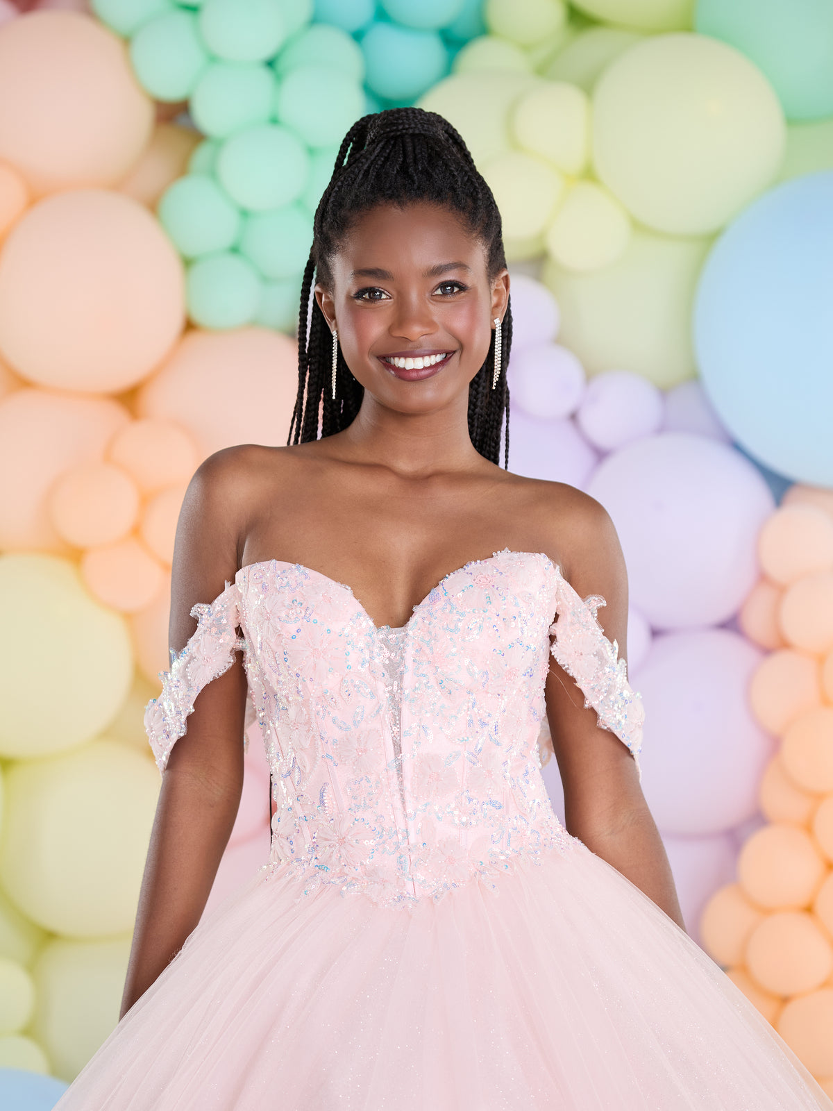 Tiffanys Prom: Lara - Alia Couture