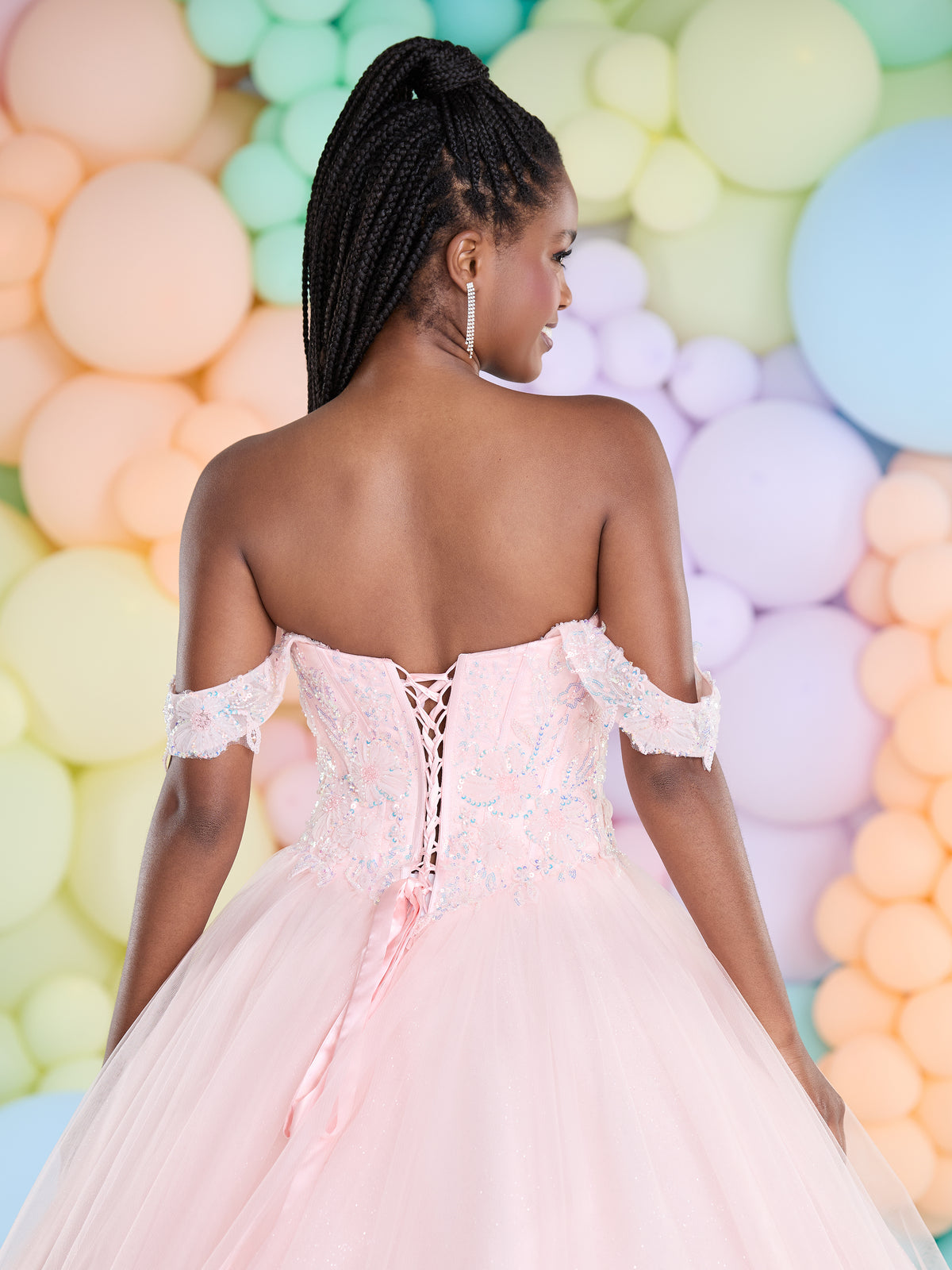 Tiffanys Prom: Lara - Alia Couture