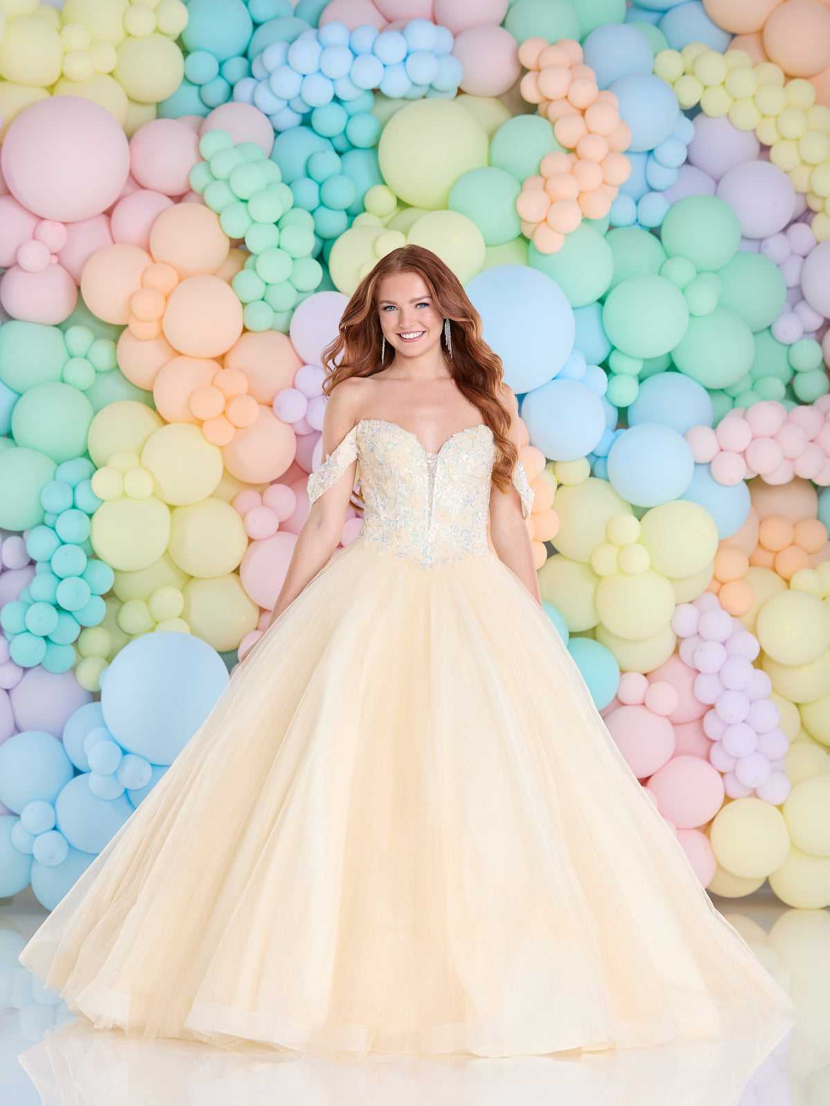 Tiffanys Prom: Lara - Alia Couture