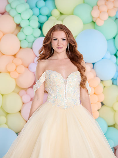 Tiffanys Prom: Lara - Alia Couture
