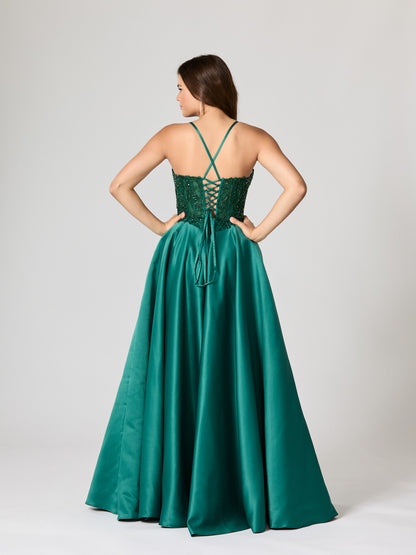 Tiffanys Prom: Marissa