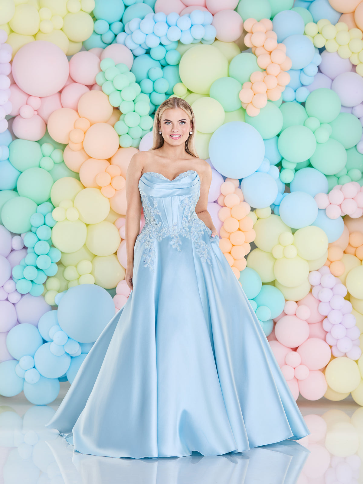 Tiffanys Prom: Narina - Alia Couture
