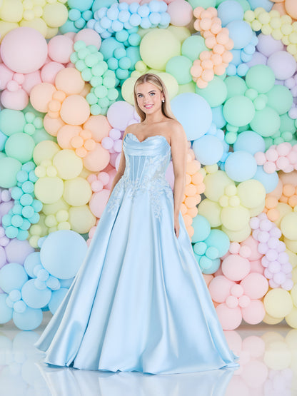 Tiffanys Prom: Narina - Alia Couture