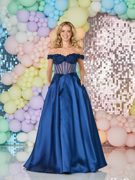 Tiffanys Prom: Noelle