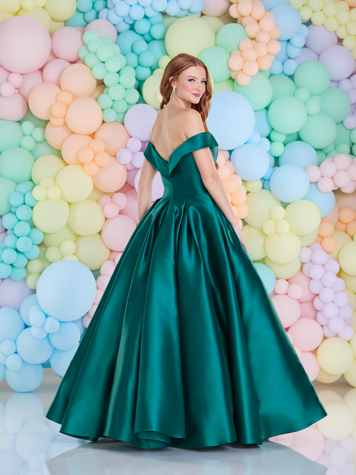 Tiffanys Prom: Nya - Alia Couture
