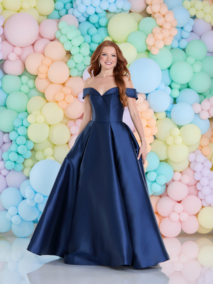 Tiffanys Prom: Nya - Alia Couture