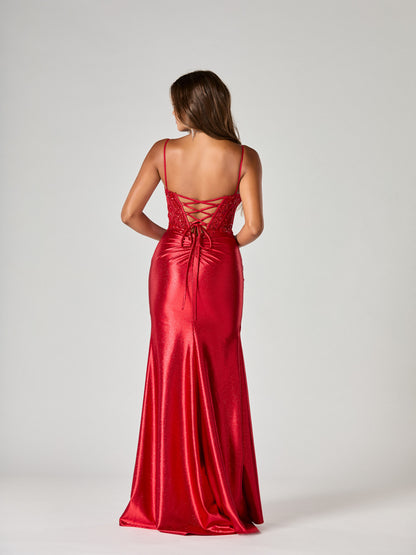 Tiffanys Prom: Paige