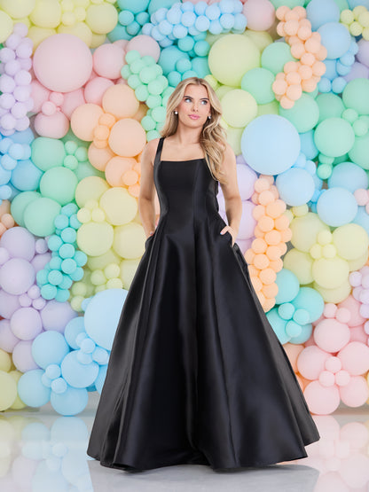 Tiffanys Prom: Samantha - Alia Couture