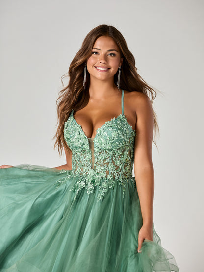 Tiffanys Prom: Tirnity