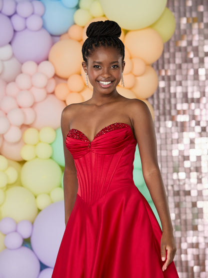 Tiffanys Prom: Vala - Alia Couture