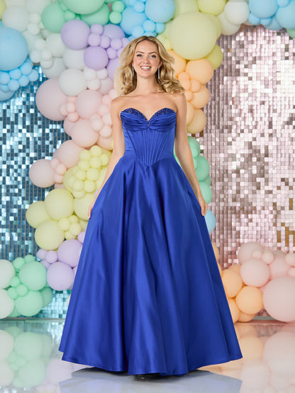 Tiffanys Prom: Vala - Alia Couture