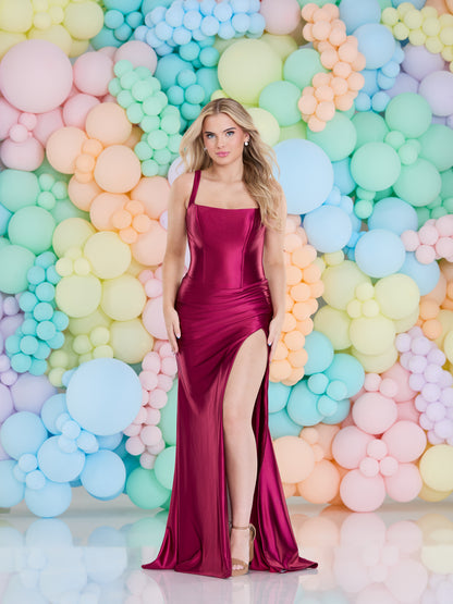 Tiffanys Prom: Veda - Alia Couture