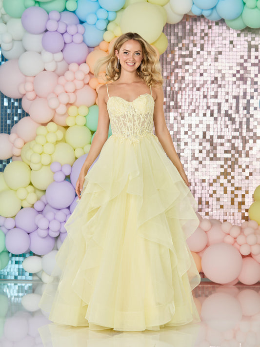 Tiffanys Prom: Vicky - Alia Couture