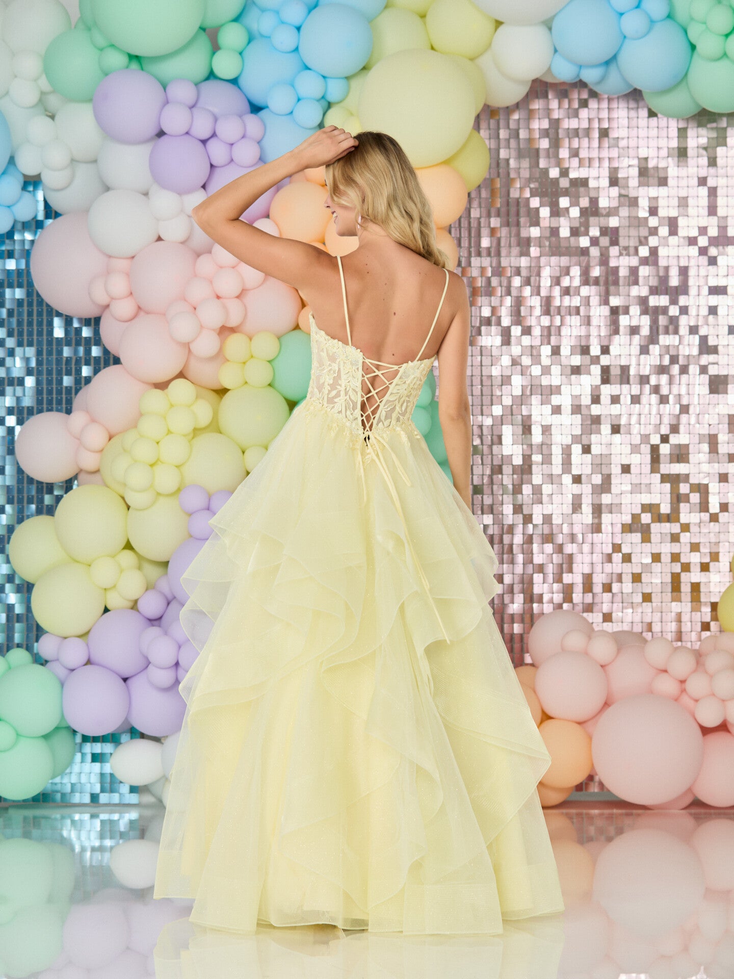 Tiffanys Prom: Vicky - Alia Couture