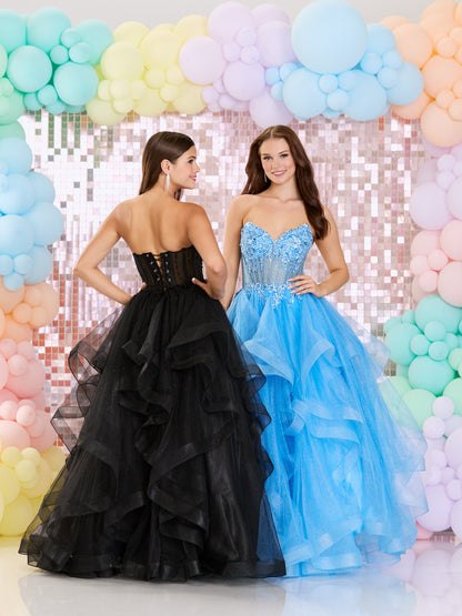 Tiffanys Prom: Zizi