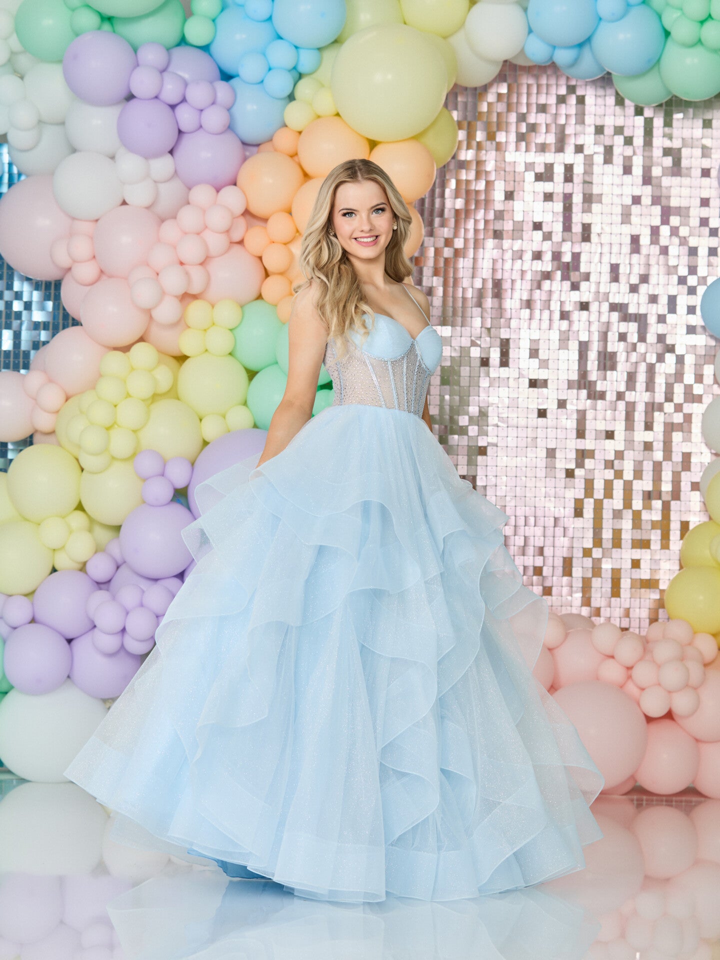 Tiffanys Prom: Bella - Alia Couture