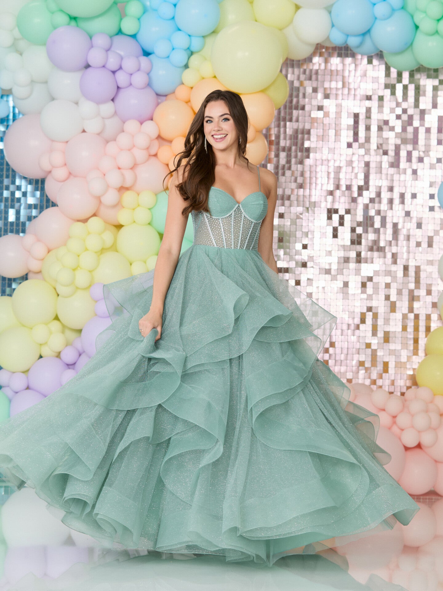 Tiffanys Prom: Bella - Alia Couture